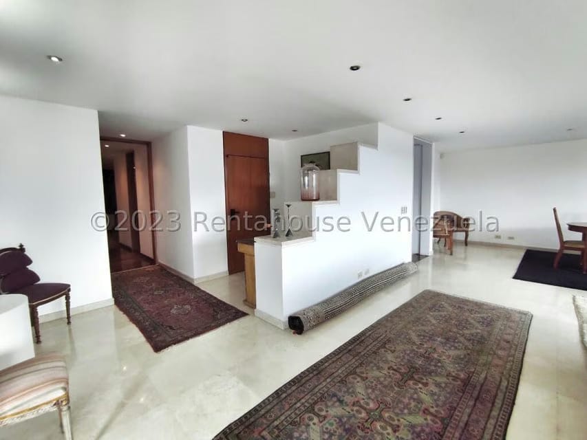 Apartamento (Duplex) en Venta en Colinas de Valle Arriba, Distrito Metropolitano - 2
