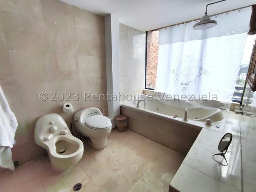 Apartamento (Duplex) en Venta en Colinas de Valle Arriba, Distrito Metropolitano - 21