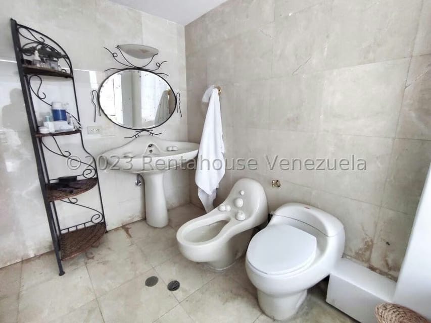 Apartamento (Duplex) en Venta en Colinas de Valle Arriba, Distrito Metropolitano - 22