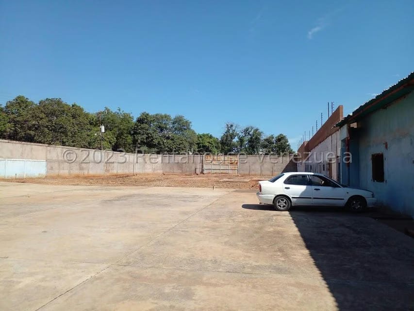 Comercial (Galpon - Deposito) en Venta en Zona Industrial Sur, Zulia - 2