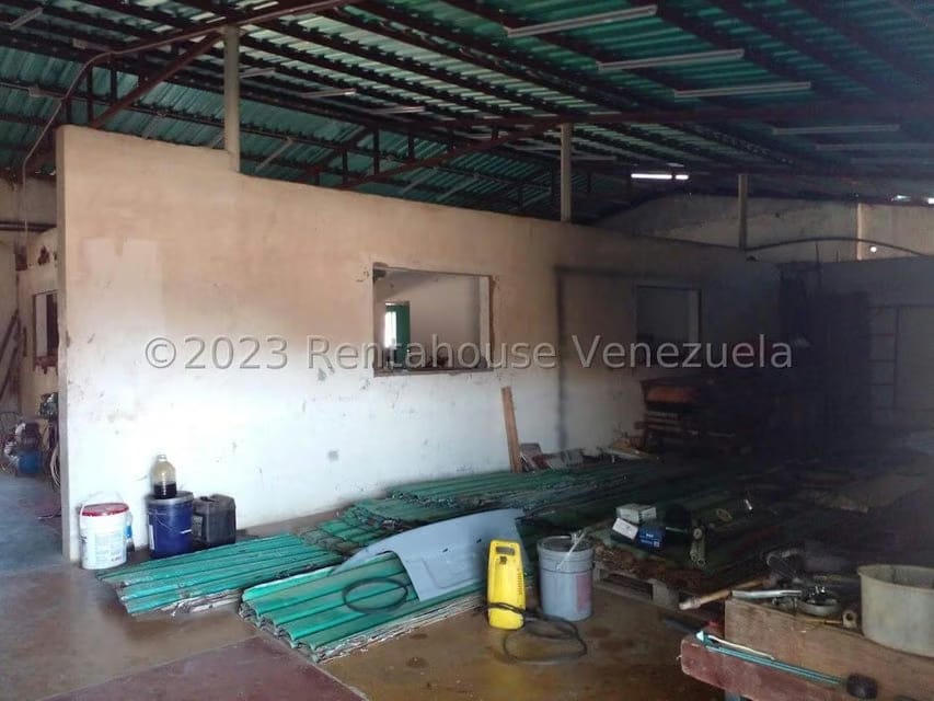 Comercial (Galpon - Deposito) en Venta en Zona Industrial Sur, Zulia - 16
