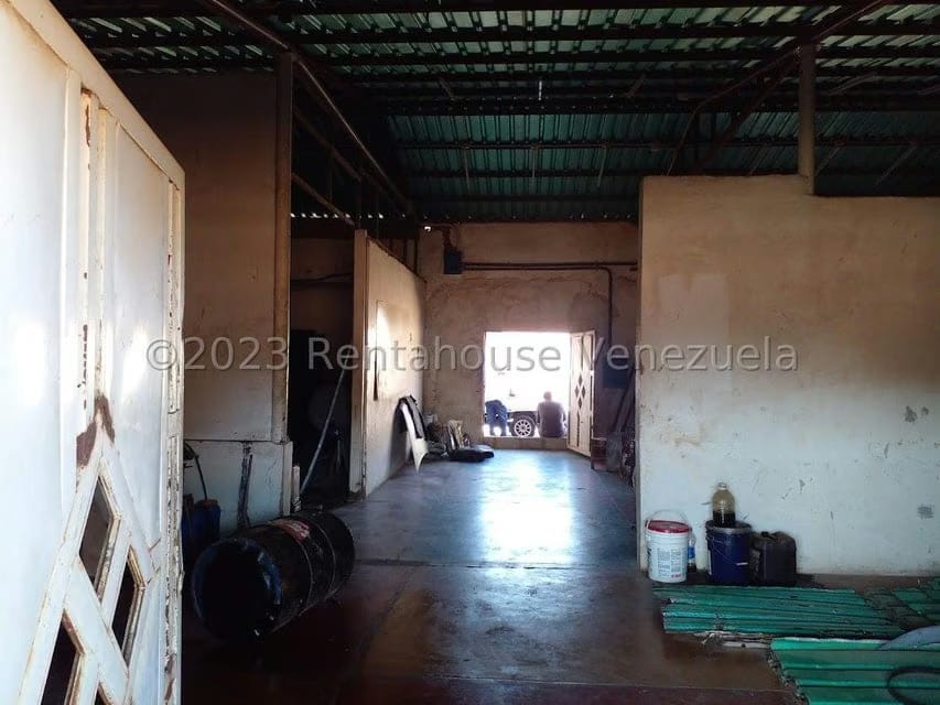 Comercial (Galpon - Deposito) en Venta en Zona Industrial Sur, Zulia - 17