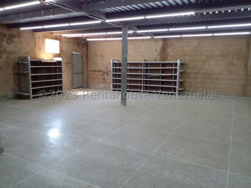 Comercial (Galpon - Deposito) en Venta en Zona Industrial Sur, Zulia - 28