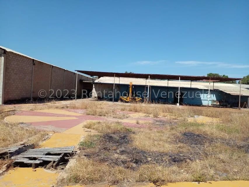 Comercial (Galpon - Deposito) en Venta en Zona Industrial Sur, Zulia - 4