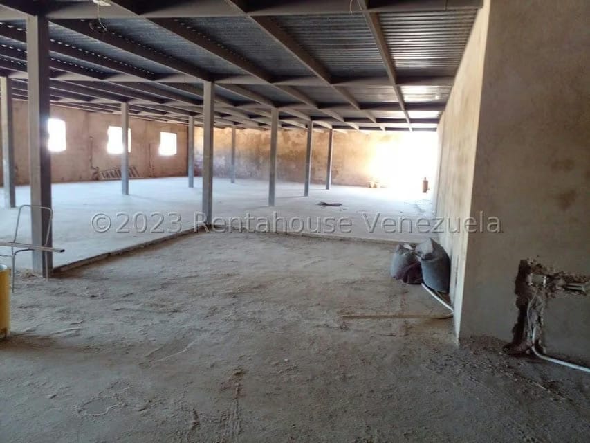 Comercial (Galpon - Deposito) en Venta en Zona Industrial Sur, Zulia - 33