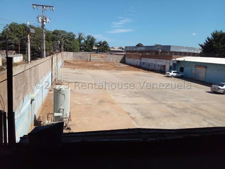 Comercial (Galpon - Deposito) en Venta en Zona Industrial Sur, Zulia - 35