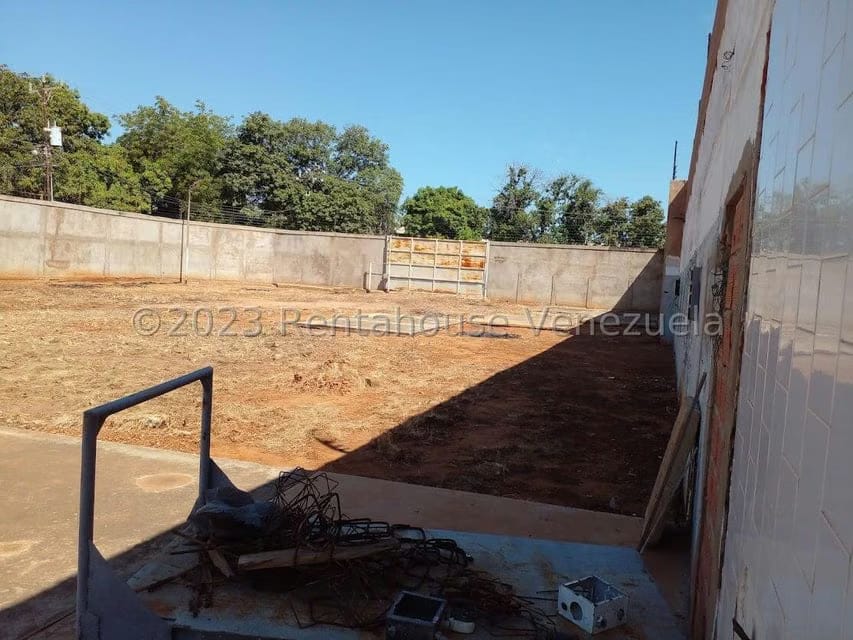 Comercial (Galpon - Deposito) en Venta en Zona Industrial Sur, Zulia - 45