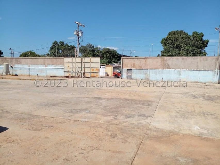 Comercial (Galpon - Deposito) en Venta en Zona Industrial Sur, Zulia - 46