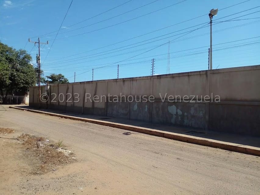 Comercial (Galpon - Deposito) en Venta en Zona Industrial Sur, Zulia - 48