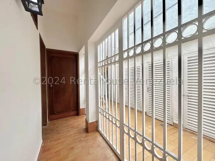 Casa (Multipes Niveles) en Venta en Prados del Este, Distrito Metropolitano - 16