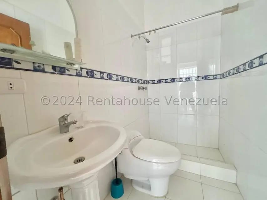 Casa (Multipes Niveles) en Venta en Prados del Este, Distrito Metropolitano - 17