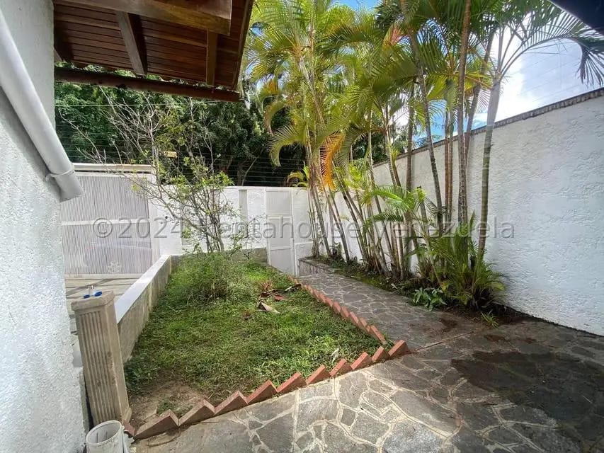 Casa (Multipes Niveles) en Venta en Prados del Este, Distrito Metropolitano - 3