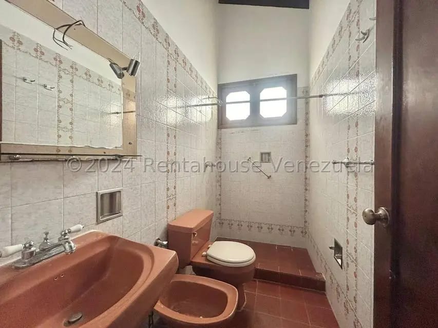 Casa (Multipes Niveles) en Venta en Prados del Este, Distrito Metropolitano - 27