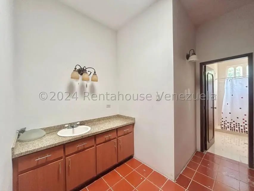 Casa (Multipes Niveles) en Venta en Prados del Este, Distrito Metropolitano - 31