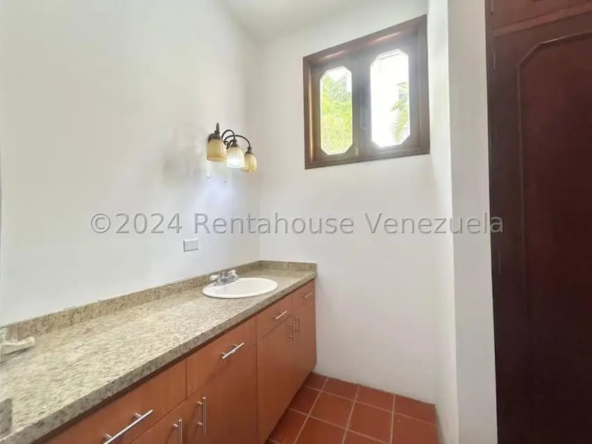 Casa (Multipes Niveles) en Venta en Prados del Este, Distrito Metropolitano - 37