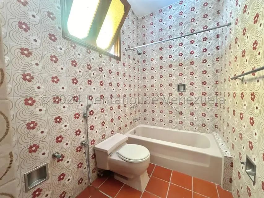 Casa (Multipes Niveles) en Venta en Prados del Este, Distrito Metropolitano - 39