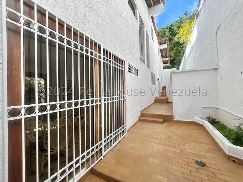 Casa (Multipes Niveles) en Venta en Prados del Este, Distrito Metropolitano - 43
