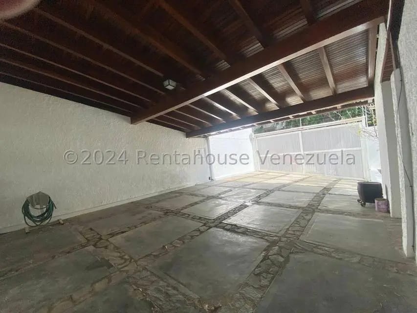 Casa (Multipes Niveles) en Venta en Prados del Este, Distrito Metropolitano - 60