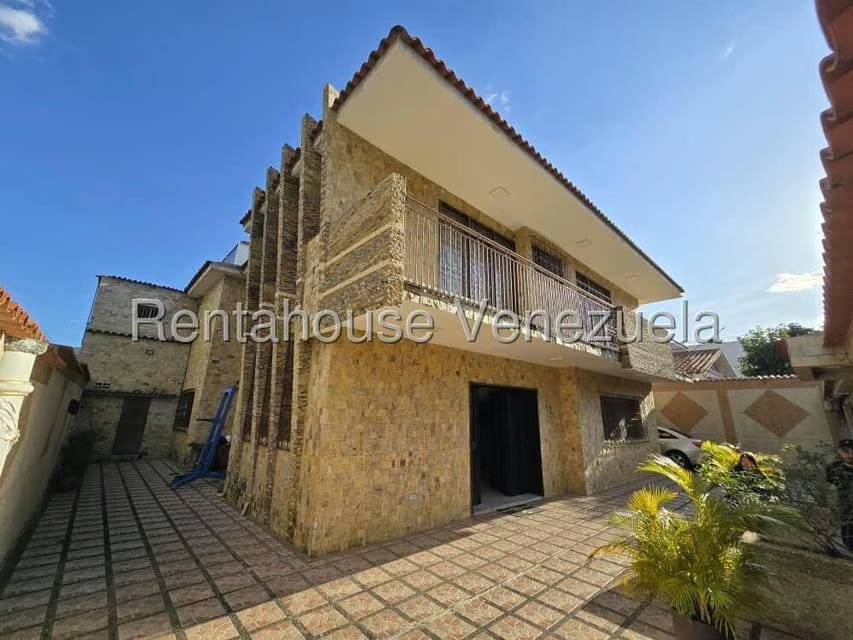 Casa (Multipes Niveles) en Venta en Vista Alegre, Distrito Metropolitano - 2
