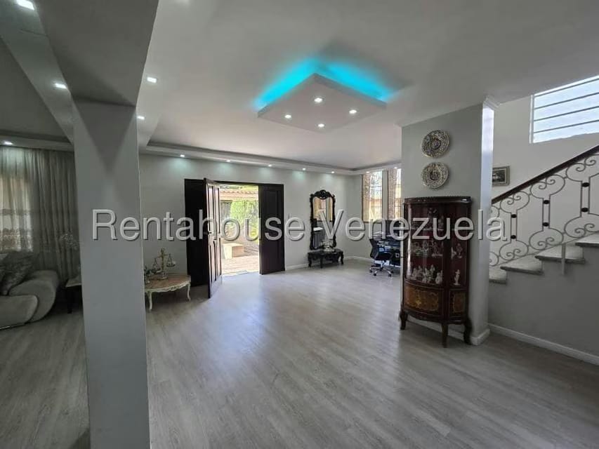 Casa (Multipes Niveles) en Venta en Vista Alegre, Distrito Metropolitano - 11