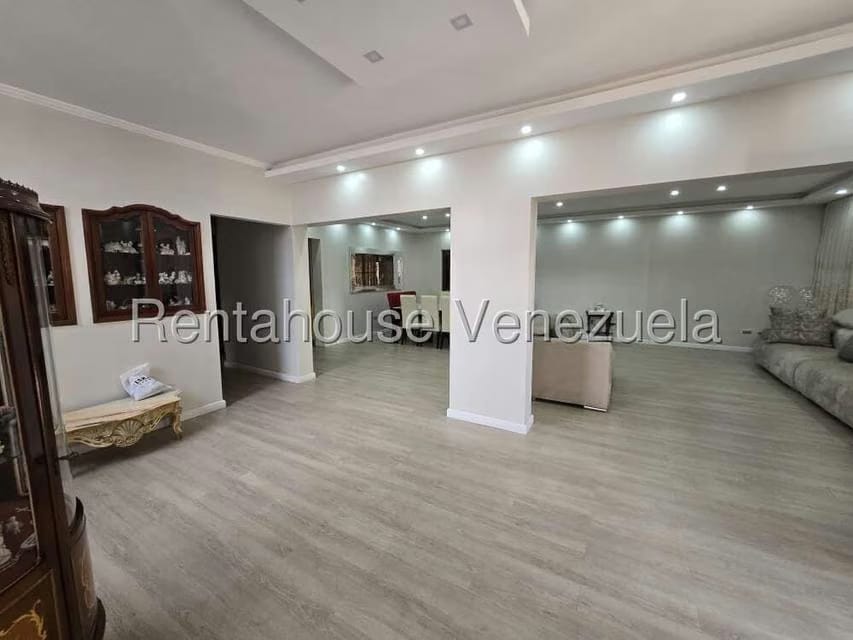 Casa (Multipes Niveles) en Venta en Vista Alegre, Distrito Metropolitano - 13
