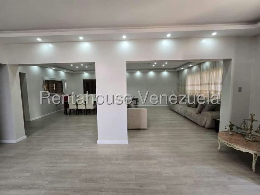 Casa (Multipes Niveles) en Venta en Vista Alegre, Distrito Metropolitano - 16