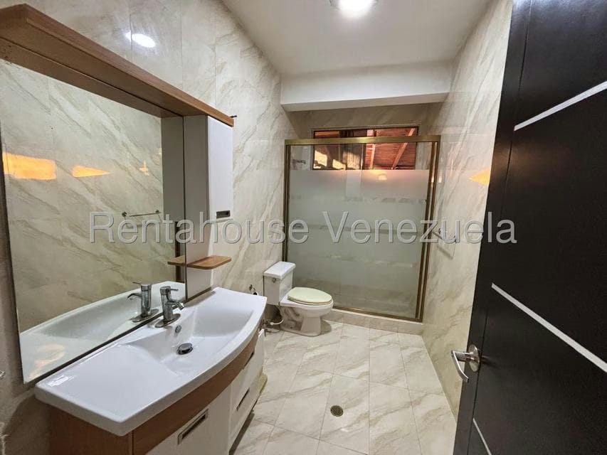 Casa (Multipes Niveles) en Venta en Vista Alegre, Distrito Metropolitano - 37