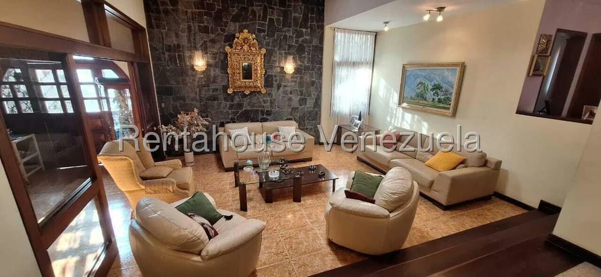 Casa (Multipes Niveles) en Venta en Colinas de Santa Monica, Distrito Metropolitano - 4