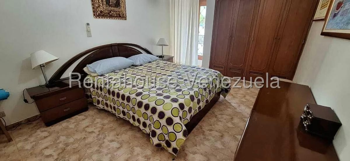 Casa (Multipes Niveles) en Venta en Colinas de Santa Monica, Distrito Metropolitano - 31