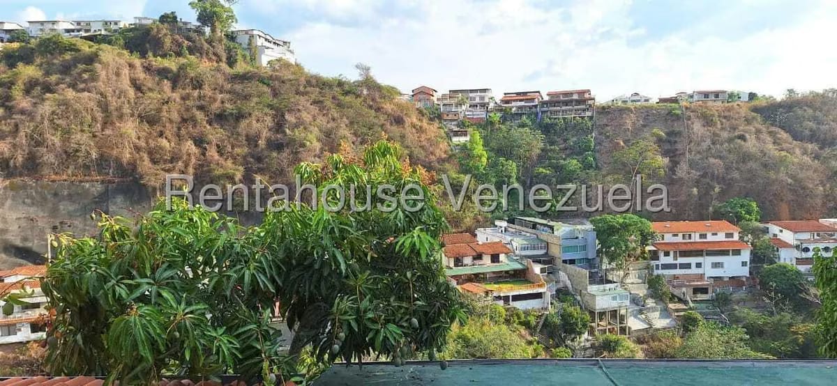 Casa (Multipes Niveles) en Venta en Colinas de Santa Monica, Distrito Metropolitano - 34