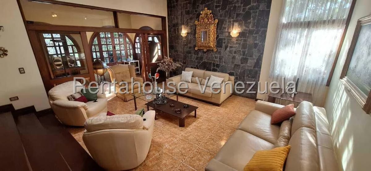 Casa (Multipes Niveles) en Venta en Colinas de Santa Monica, Distrito Metropolitano - 5