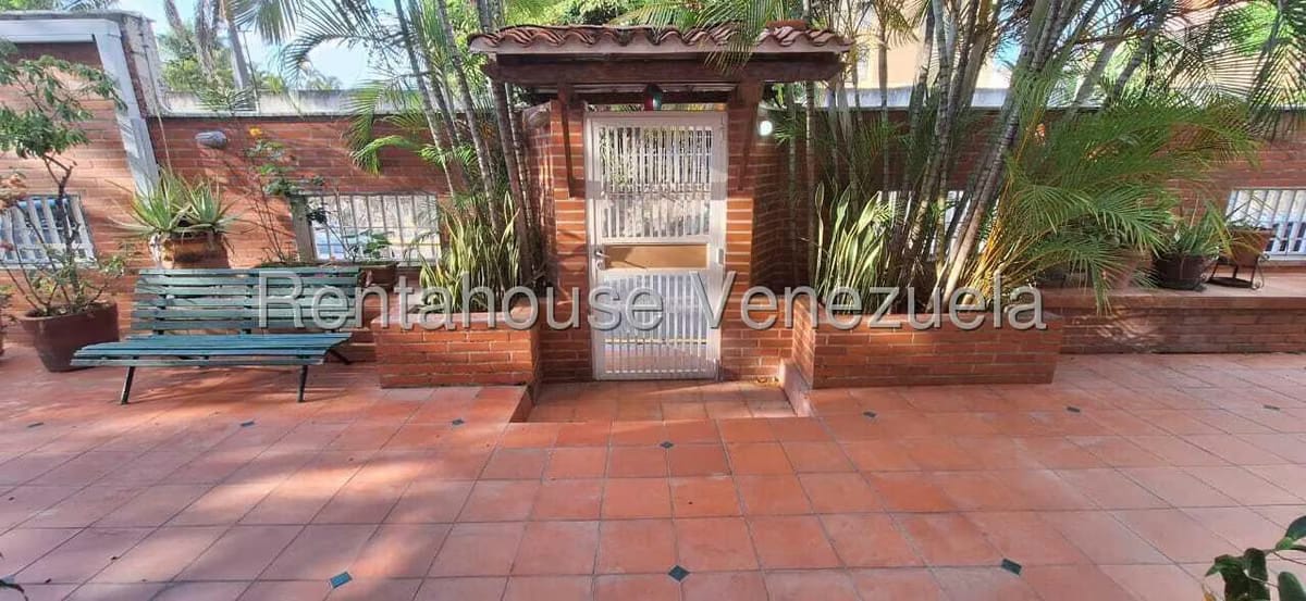 Casa (Multipes Niveles) en Venta en Colinas de Santa Monica, Distrito Metropolitano - 44