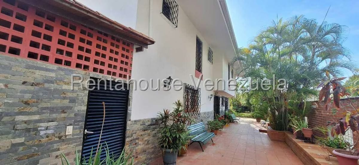 Casa (Multipes Niveles) en Venta en Colinas de Santa Monica, Distrito Metropolitano - 46