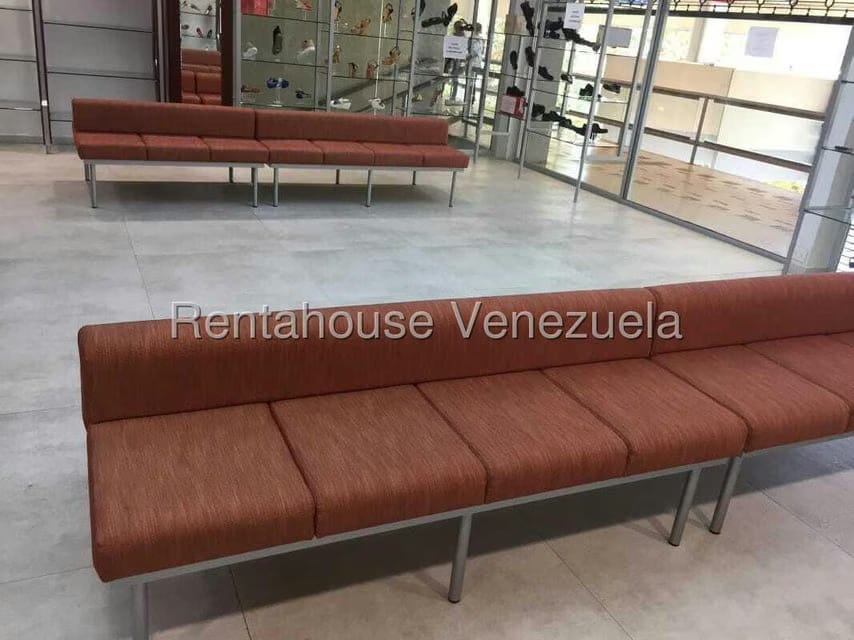 Comercial (Local Comercial) en Venta en Avenida Delicias Norte, Zulia - 4