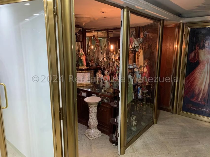 Comercial (Local Comercial) en Alquiler en Chuao, Distrito Metropolitano - 2