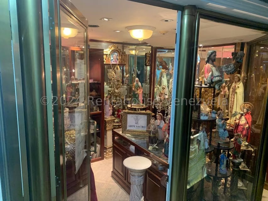 Comercial (Local Comercial) en Alquiler en Chuao, Distrito Metropolitano - 3
