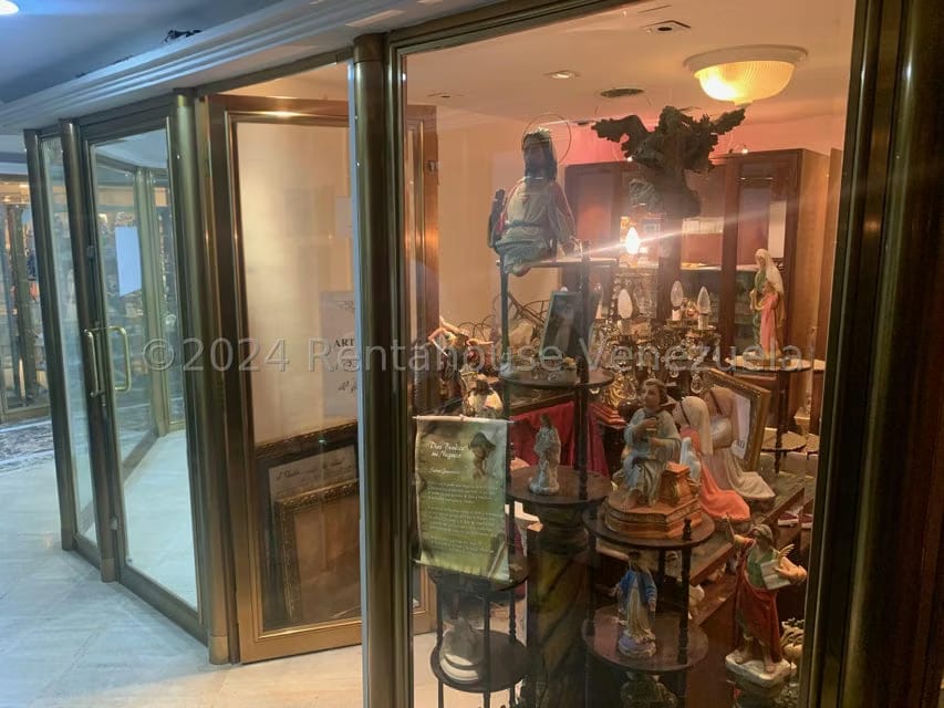 Comercial (Local Comercial) en Alquiler en Chuao, Distrito Metropolitano - 4
