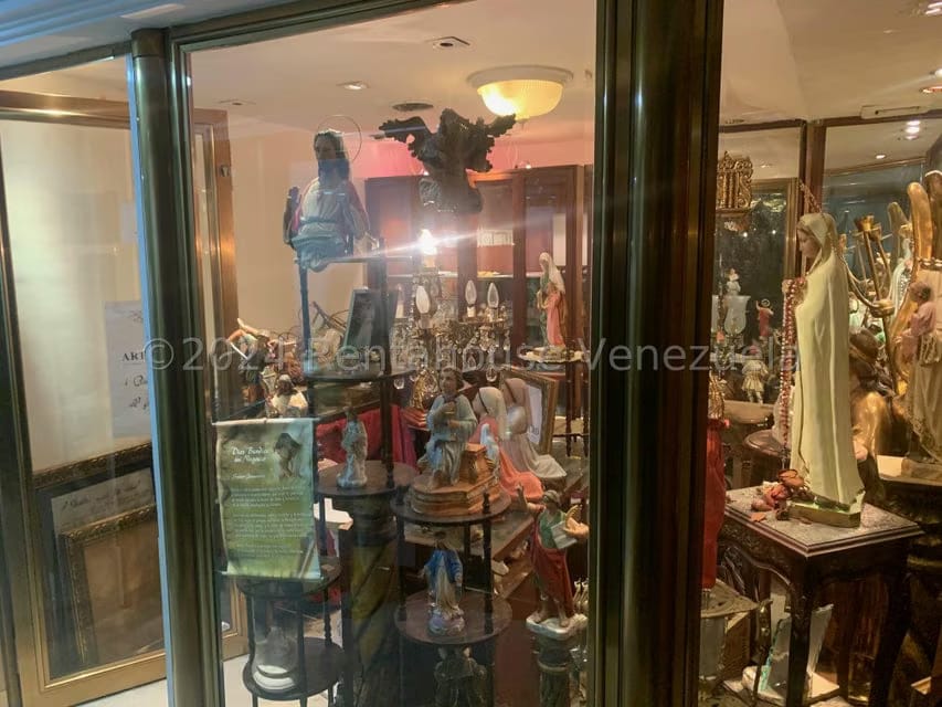 Comercial (Local Comercial) en Alquiler en Chuao, Distrito Metropolitano - 5