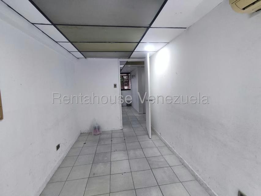 Comercial (Consultorio Medico) en Alquiler en Los Caobos, Distrito Metropolitano - 2