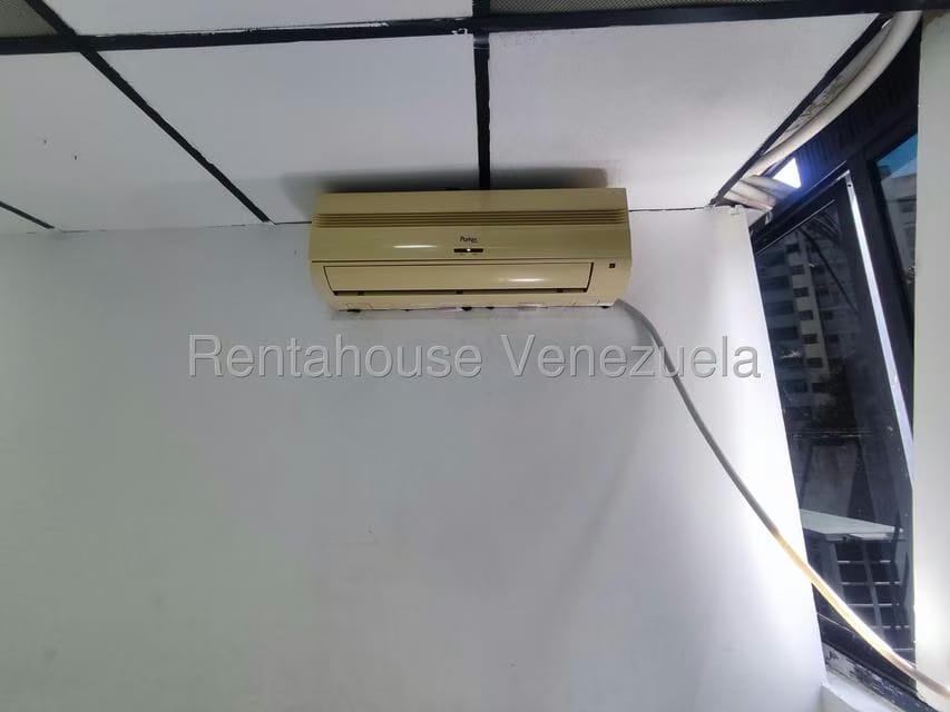 Comercial (Consultorio Medico) en Alquiler en Los Caobos, Distrito Metropolitano - 3