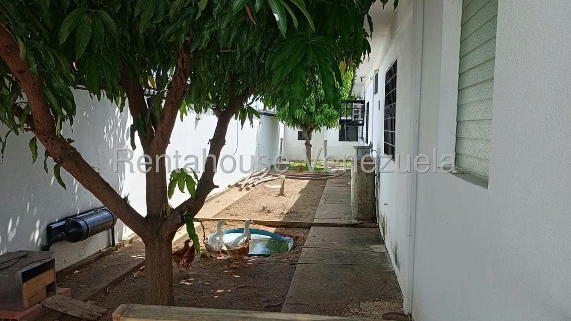 Casa (1 Nivel) en Alquiler en Bermudez, Zulia - 12
