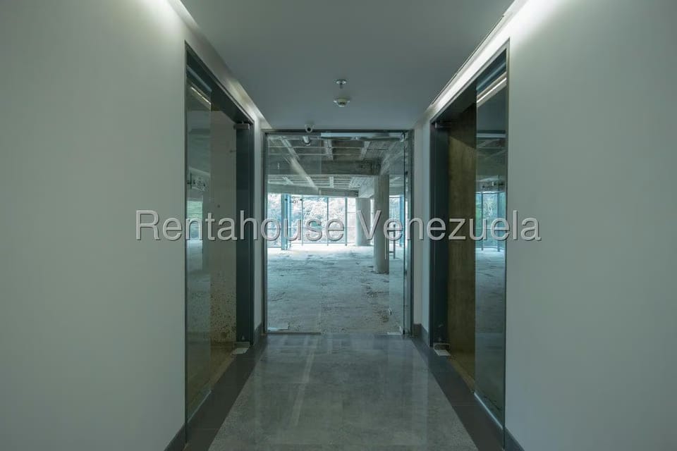 Comercial (Oficina) en Alquiler en Los Naranjos del Cafetal, Distrito Metropolitano - 8