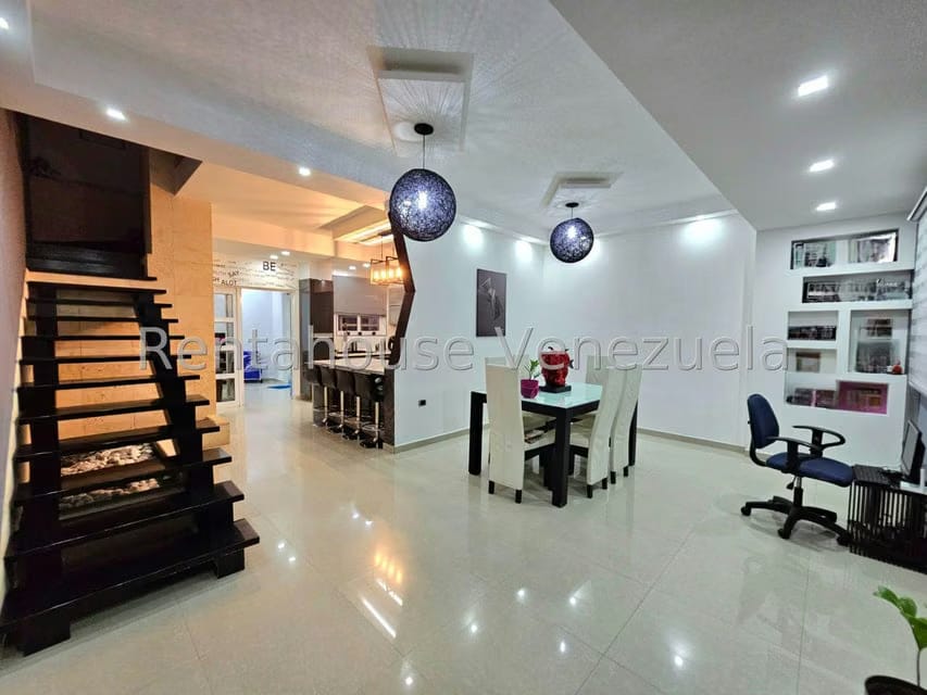Casa (Duplex) en Venta en Barrio Sucre, Aragua - 2
