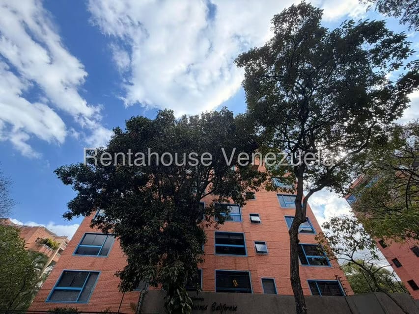 Apartamento (1 Nivel) en Alquiler en Campo Alegre, Distrito Metropolitano