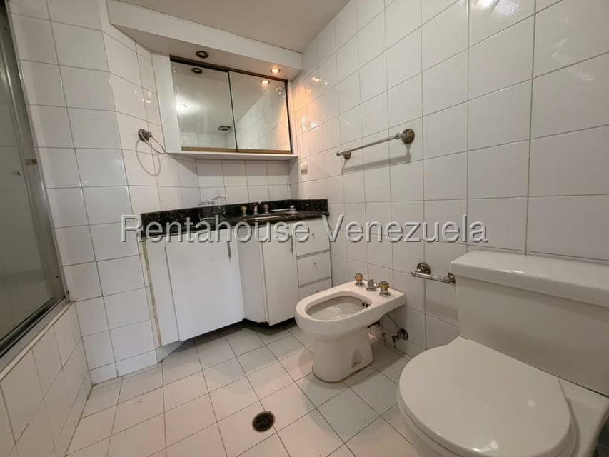 Apartamento (1 Nivel) en Alquiler en Campo Alegre, Distrito Metropolitano - 11