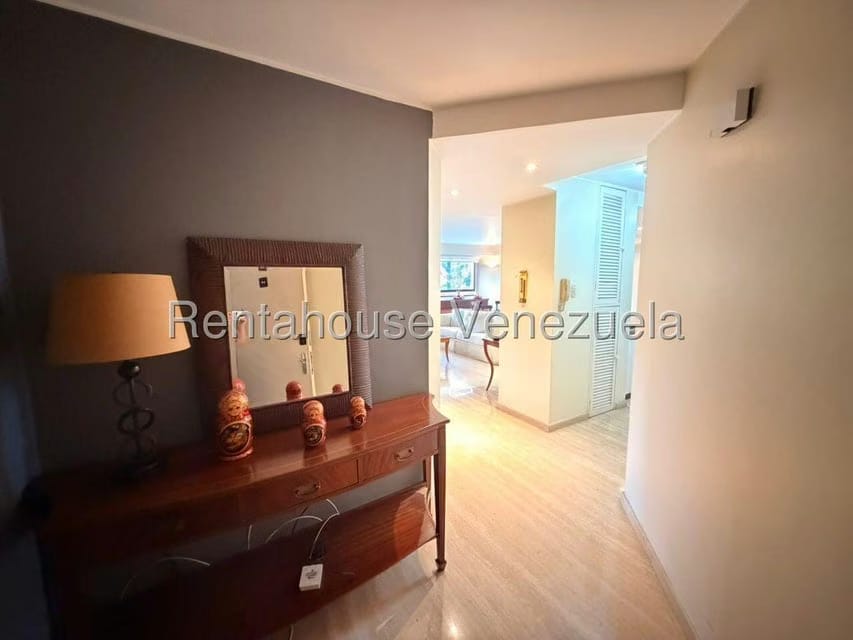 Apartamento (1 Nivel) en Alquiler en Campo Alegre, Distrito Metropolitano - 3