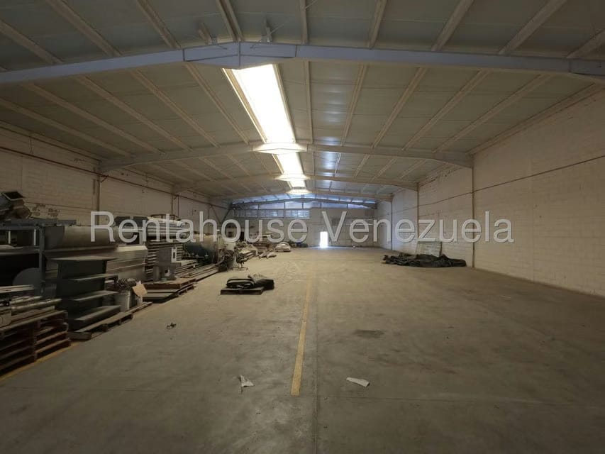 Comercial (Galpon - Deposito) en Venta en Zona Industrial 2, Lara - 13