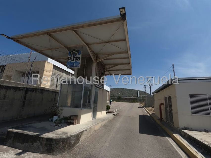 Comercial (Galpon - Deposito) en Venta en Zona Industrial 2, Lara - 16