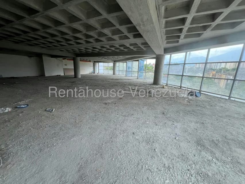 Comercial (Local Comercial) en Alquiler en Cerro Verde, Distrito Metropolitano - 14
