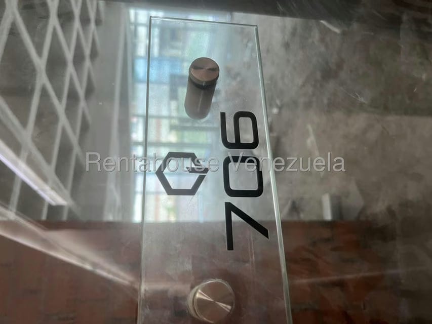 Comercial (Local Comercial) en Alquiler en Cerro Verde, Distrito Metropolitano - 4